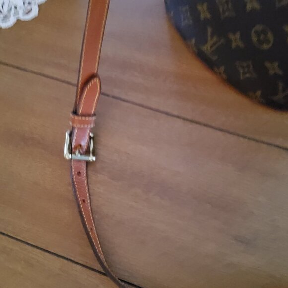 Louis Vuitton Drouot Crossbody Handbag - Picture 9 of 16